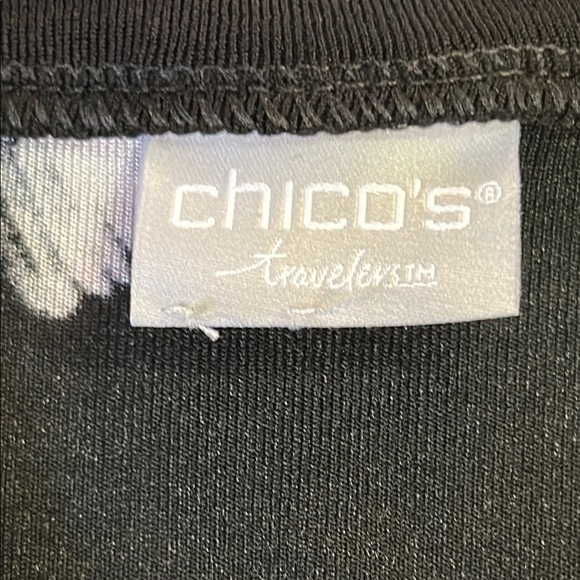 Chicos Travelers Classic Split Neck Tunic 3/4 Sleeve Brush Stroke B & W Size 1 - Picture 7 of 9